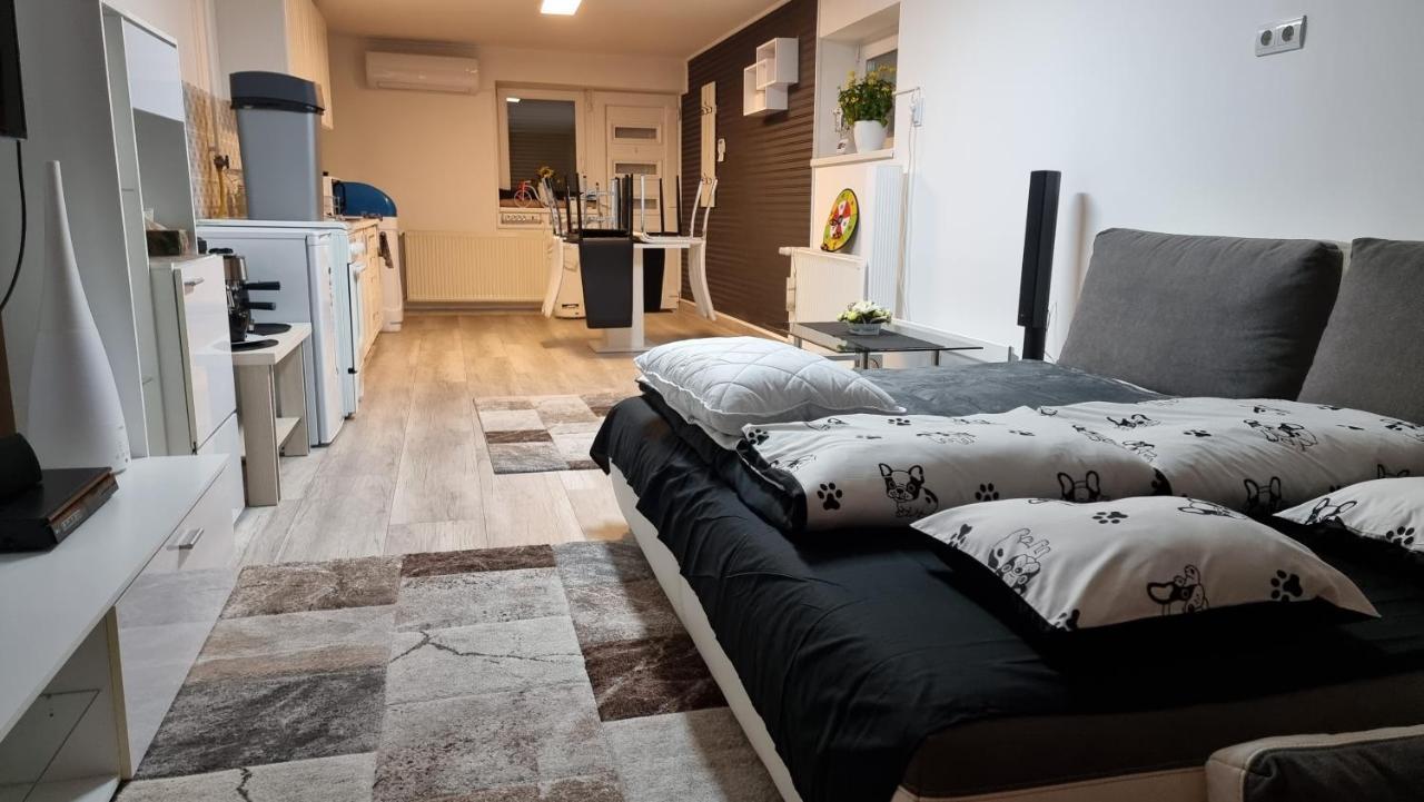 Ferienwohnung Panoli Apartmanhaz Nyíregyháza Exterior foto